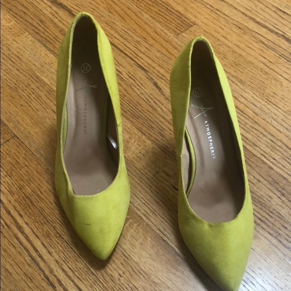 Cute yellow heels for any occasion